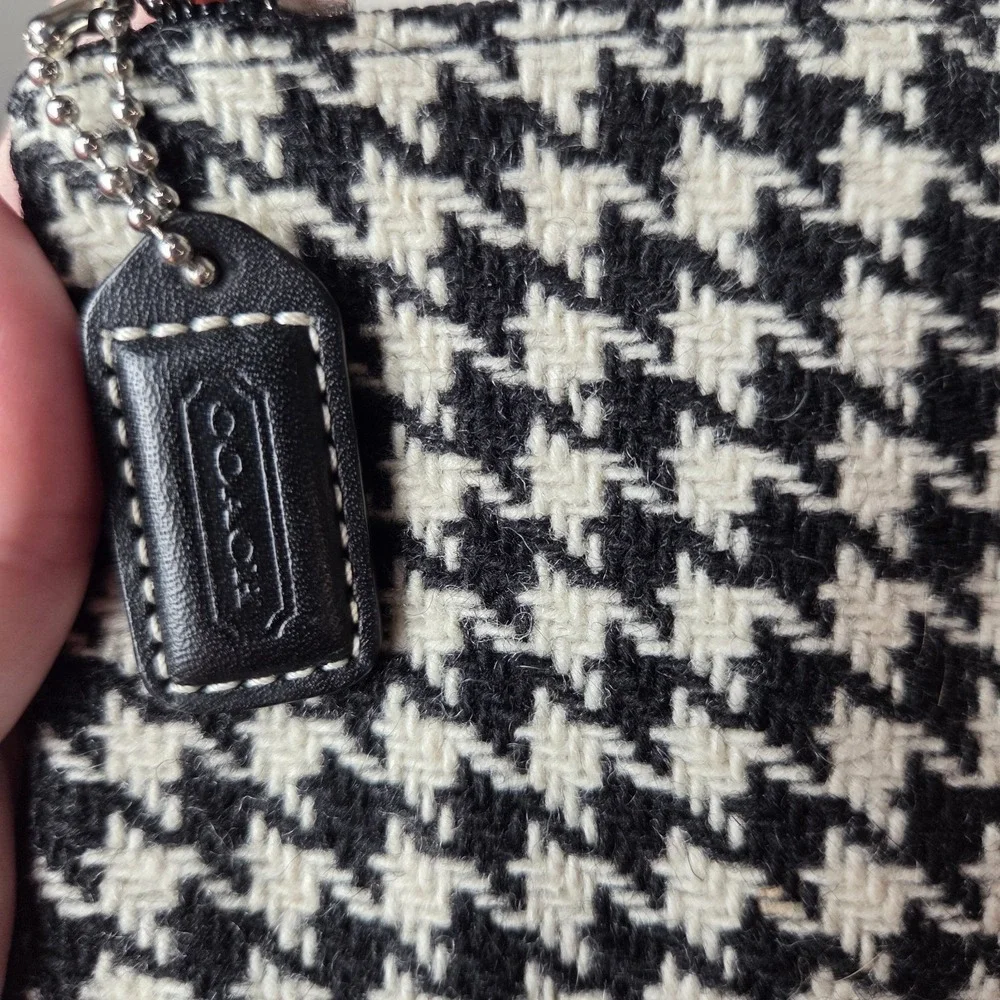 Coach Houndstooth Tweed Pouch Wristlet Black White Leather Trim Zip Y2K
